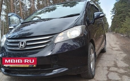 Honda Freed I, 2010 год, 950 000 рублей, 2 фотография