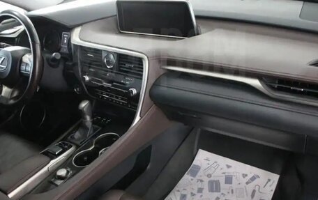 Lexus RX IV рестайлинг, 2017 год, 4 200 000 рублей, 9 фотография