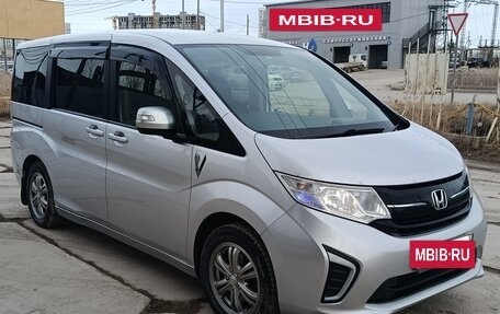 Honda Stepwgn IV, 2015 год, 1 700 000 рублей, 2 фотография