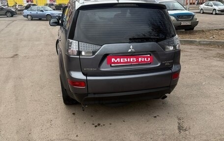 Mitsubishi Outlander III рестайлинг 3, 2008 год, 1 000 000 рублей, 2 фотография
