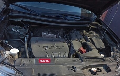 Mitsubishi Outlander III рестайлинг 3, 2013 год, 1 650 000 рублей, 10 фотография