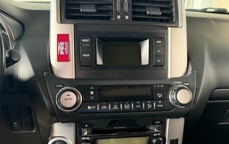 Toyota Land Cruiser Prado 150 рестайлинг 2, 2010 год, 2 299 000 рублей, 11 фотография