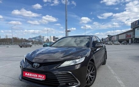 Toyota Camry, 2021 год, 3 650 000 рублей, 4 фотография