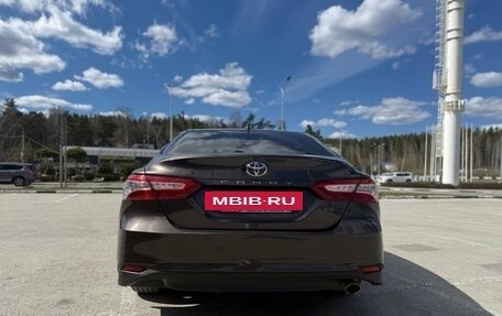 Toyota Camry, 2021 год, 3 650 000 рублей, 9 фотография