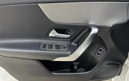Mercedes-Benz A-Класс, 2022 год, 2 020 000 рублей, 8 фотография