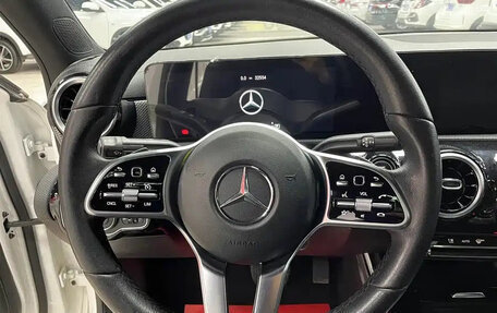 Mercedes-Benz A-Класс, 2022 год, 2 020 000 рублей, 11 фотография