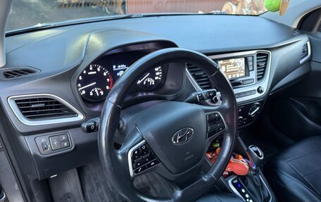 Hyundai Solaris II рестайлинг, 2017 год, 1 350 000 рублей, 3 фотография