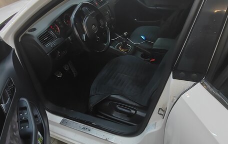 Volkswagen Jetta VI, 2012 год, 920 000 рублей, 6 фотография