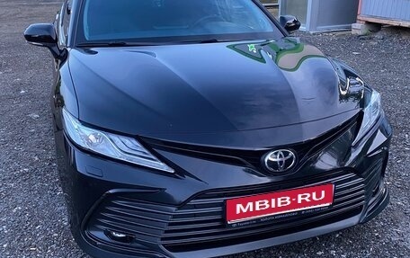 Toyota Camry, 2021 год, 3 115 000 рублей, 1 фотография