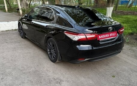 Toyota Camry, 2021 год, 3 115 000 рублей, 2 фотография