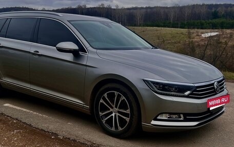 Volkswagen Passat B8 рестайлинг, 2015 год, 1 700 000 рублей, 2 фотография