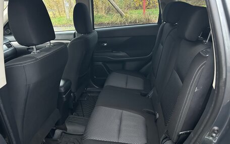 Mitsubishi Outlander III рестайлинг 3, 2018 год, 1 800 000 рублей, 7 фотография