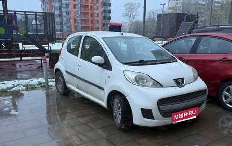 Peugeot 107 I рестайлинг, 2011 год, 280 000 рублей, 2 фотография