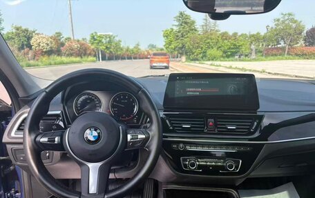 BMW 1 серия, 2022 год, 1 700 000 рублей, 5 фотография