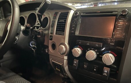 Toyota Tundra II, 2007 год, 1 950 000 рублей, 9 фотография