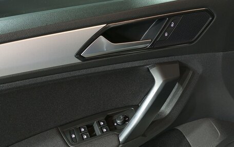 Volkswagen Tiguan II, 2017 год, 2 070 000 рублей, 15 фотография