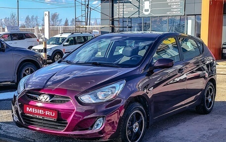 Hyundai Solaris II рестайлинг, 2013 год, 754 015 рублей, 1 фотография