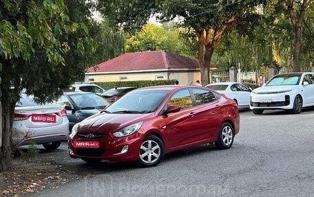 Hyundai Solaris II рестайлинг, 2013 год, 1 050 000 рублей, 1 фотография