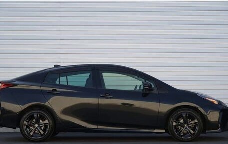 Toyota Prius IV XW50, 2022 год, 1 601 000 рублей, 6 фотография