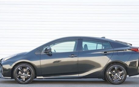 Toyota Prius IV XW50, 2022 год, 1 601 000 рублей, 12 фотография