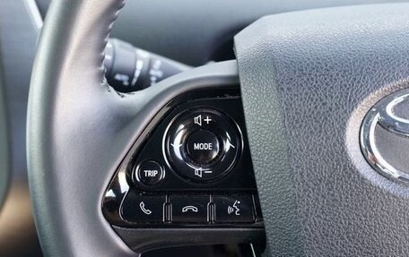 Toyota Prius IV XW50, 2022 год, 1 601 000 рублей, 17 фотография