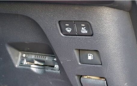 Toyota Prius IV XW50, 2022 год, 1 601 000 рублей, 20 фотография