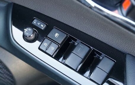 Toyota Prius IV XW50, 2022 год, 1 601 000 рублей, 27 фотография