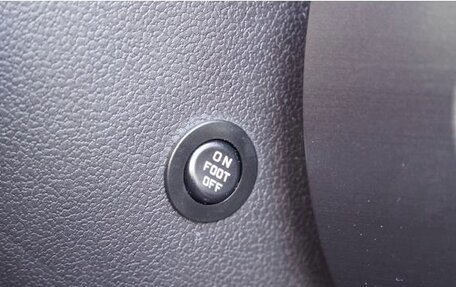 Toyota Prius IV XW50, 2022 год, 1 601 000 рублей, 28 фотография