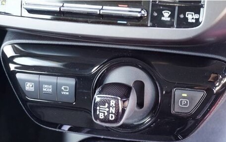 Toyota Prius IV XW50, 2022 год, 1 601 000 рублей, 24 фотография