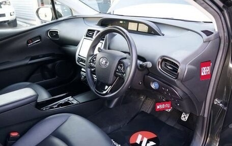 Toyota Prius IV XW50, 2022 год, 1 601 000 рублей, 14 фотография