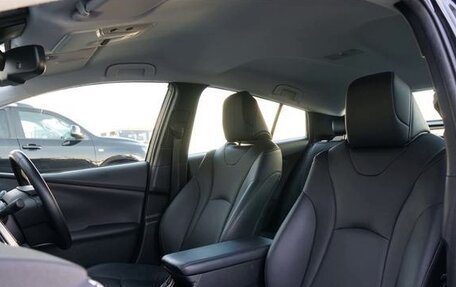 Toyota Prius IV XW50, 2022 год, 1 601 000 рублей, 30 фотография