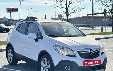 Opel Mokka I, 2014 год, 900 000 рублей, 2 фотография
