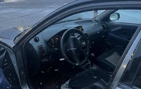 Mitsubishi Carisma I, 2003 год, 80 000 рублей, 5 фотография