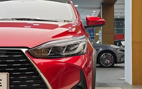 Toyota Yaris XP150 рестайлинг, 2022 год, 1 168 018 рублей, 2 фотография