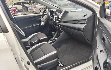 Toyota Yaris XP150 рестайлинг, 2022 год, 1 288 000 рублей, 16 фотография