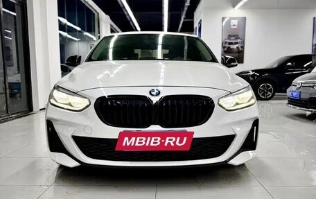 BMW 1 серия, 2023 год, 1 655 000 рублей, 2 фотография