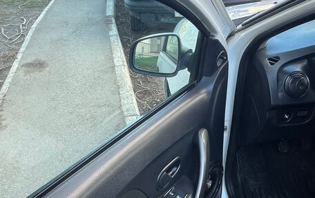 Renault Logan II, 2016 год, 395 000 рублей, 4 фотография