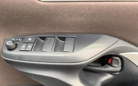 Toyota Yaris Cross, 2022 год, 1 606 000 рублей, 17 фотография