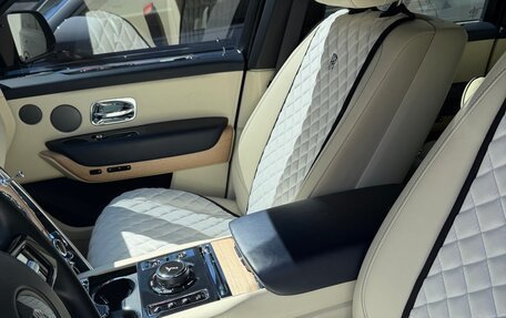 Rolls-Royce Cullinan, 2019 год, 35 500 000 рублей, 3 фотография