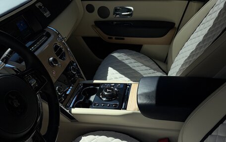 Rolls-Royce Cullinan, 2019 год, 35 500 000 рублей, 6 фотография