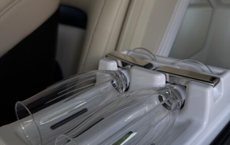 Rolls-Royce Cullinan, 2019 год, 35 500 000 рублей, 13 фотография