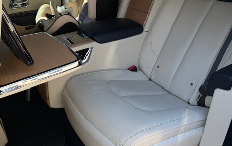 Rolls-Royce Cullinan, 2019 год, 35 500 000 рублей, 17 фотография