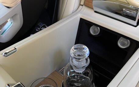Rolls-Royce Cullinan, 2019 год, 35 500 000 рублей, 14 фотография