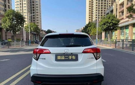 Honda Vezel, 2022 год, 1 341 200 рублей, 5 фотография