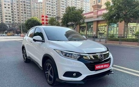 Honda Vezel, 2022 год, 1 341 200 рублей, 3 фотография