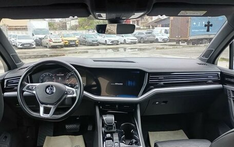 Volkswagen Touareg III, 2020 год, 5 600 000 рублей, 10 фотография