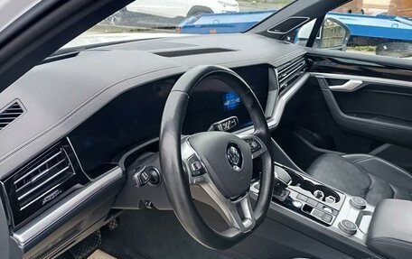 Volkswagen Touareg III, 2020 год, 5 600 000 рублей, 6 фотография