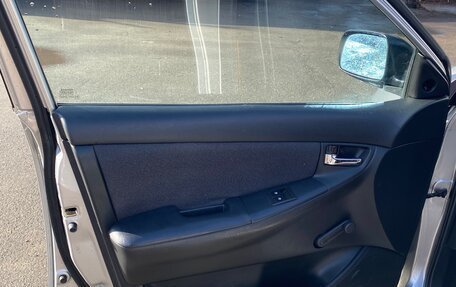 Toyota Corolla, 2004 год, 500 000 рублей, 11 фотография