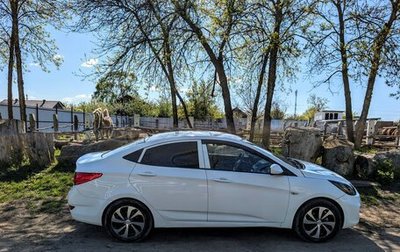 Hyundai Solaris II рестайлинг, 2013 год, 700 000 рублей, 1 фотография