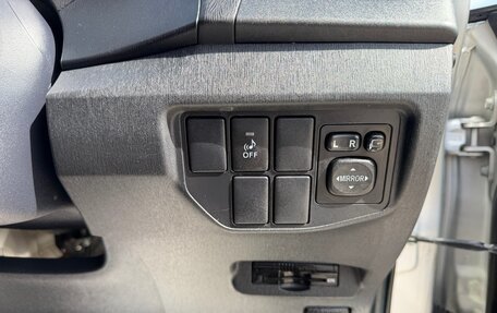 Toyota Prius, 2014 год, 1 250 000 рублей, 22 фотография